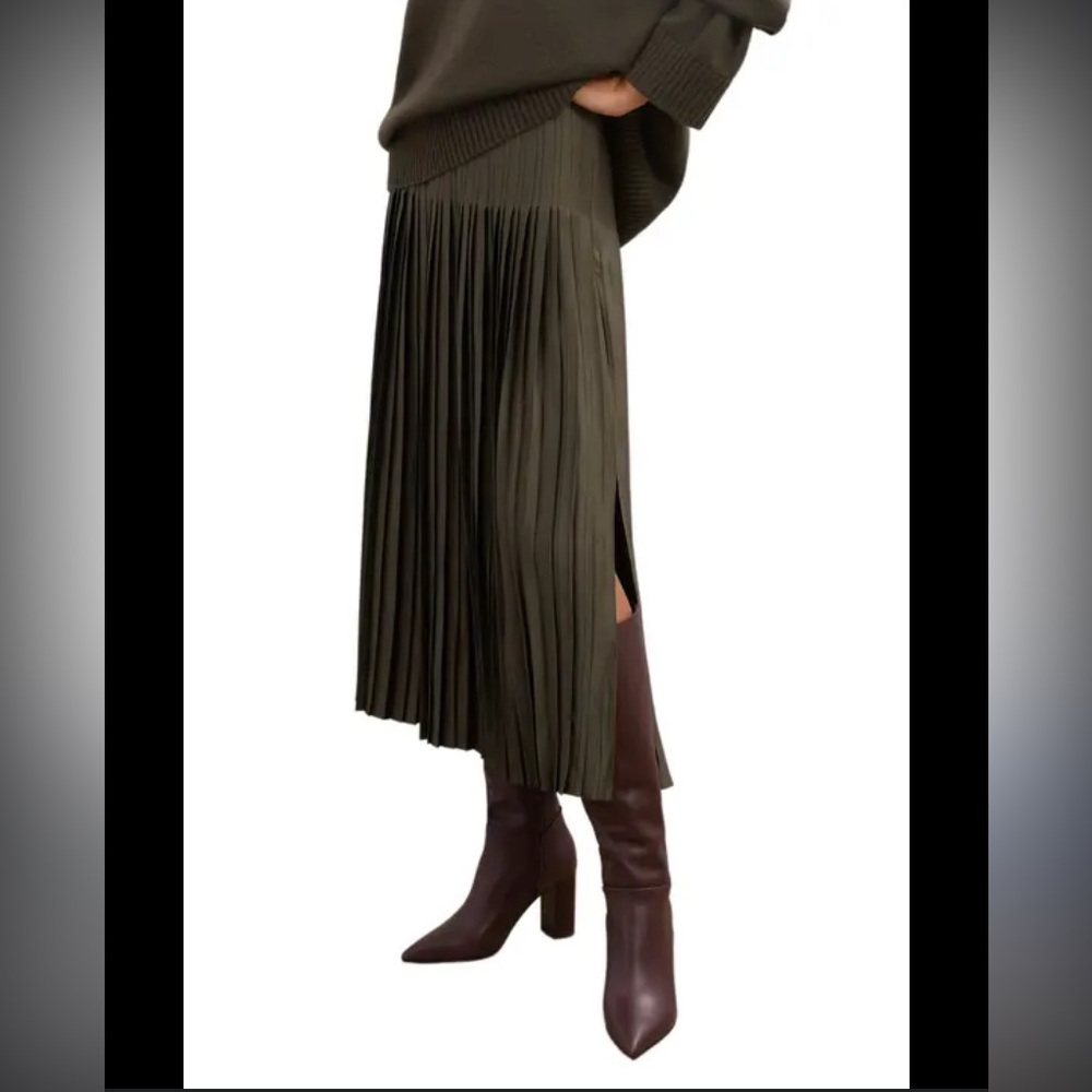 Jones New York Olive Green Pleated Skirt with Slits